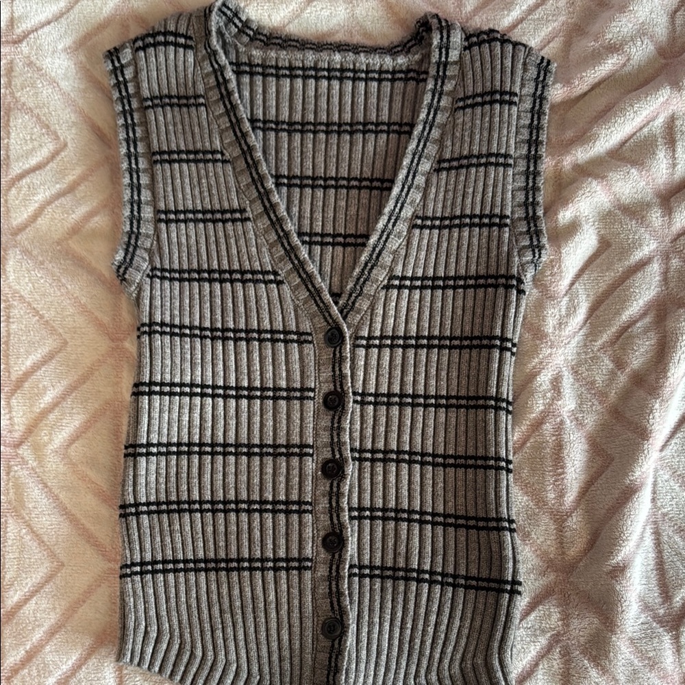 Striped Gray Sleeveless Sweater